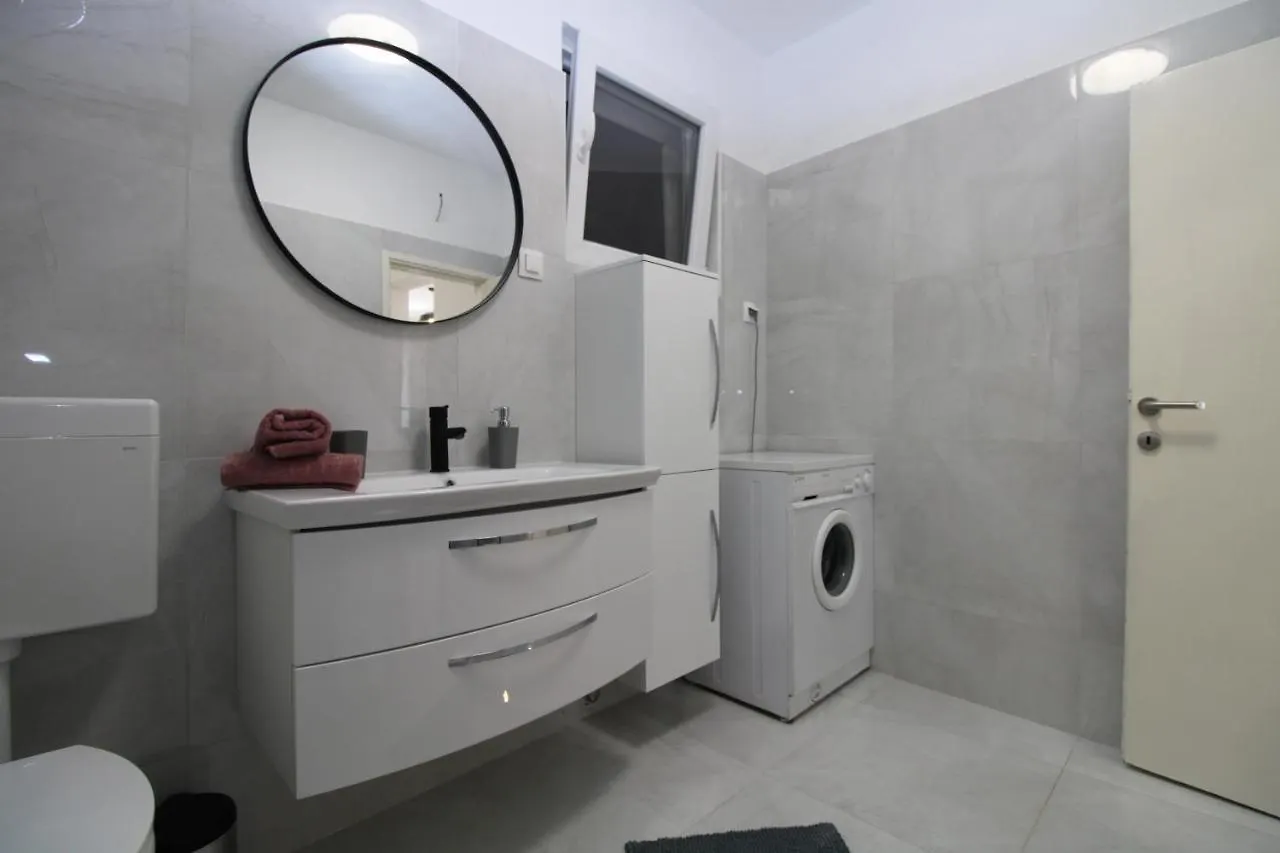 Apartment Padulj 1365 Pula