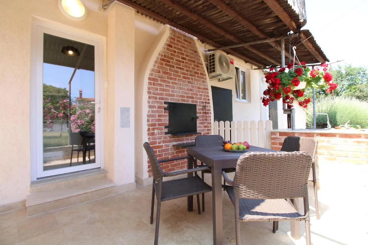 Apartment Padulj 1365 Pula