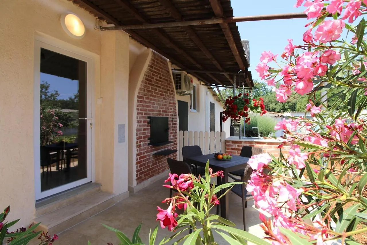Apartment Padulj 1365 Pula