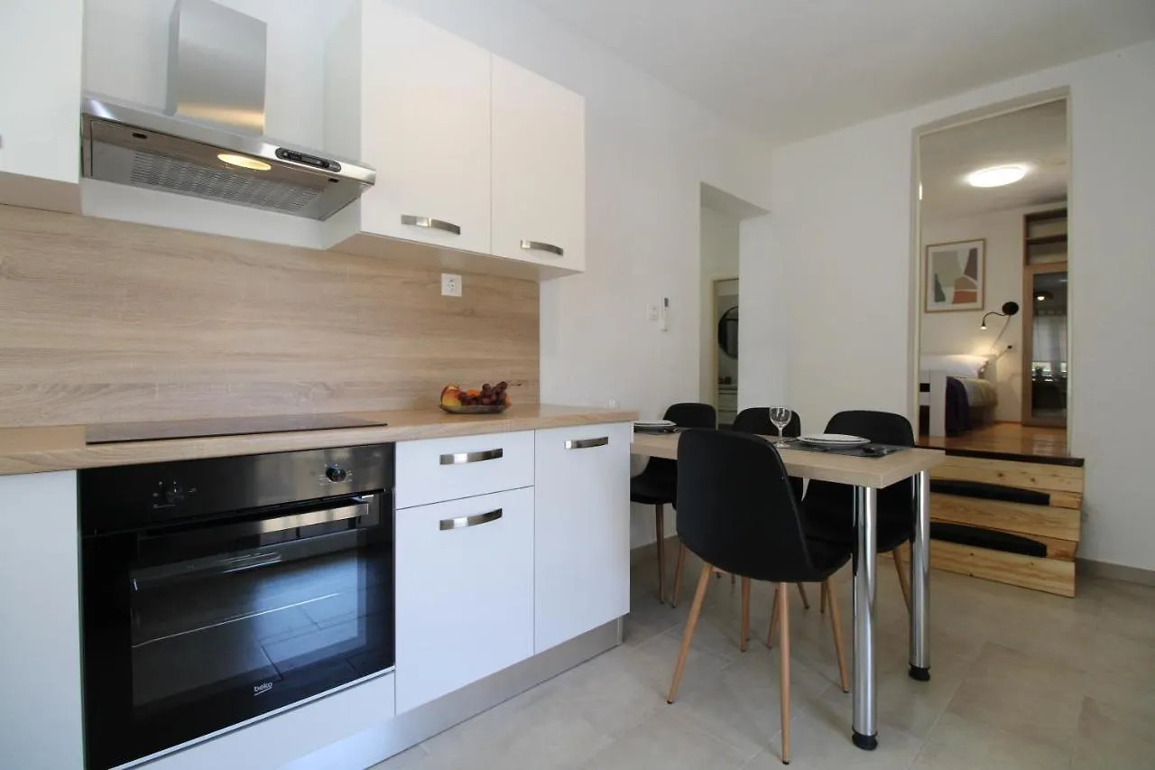 Apartment Padulj 1365 Pula
