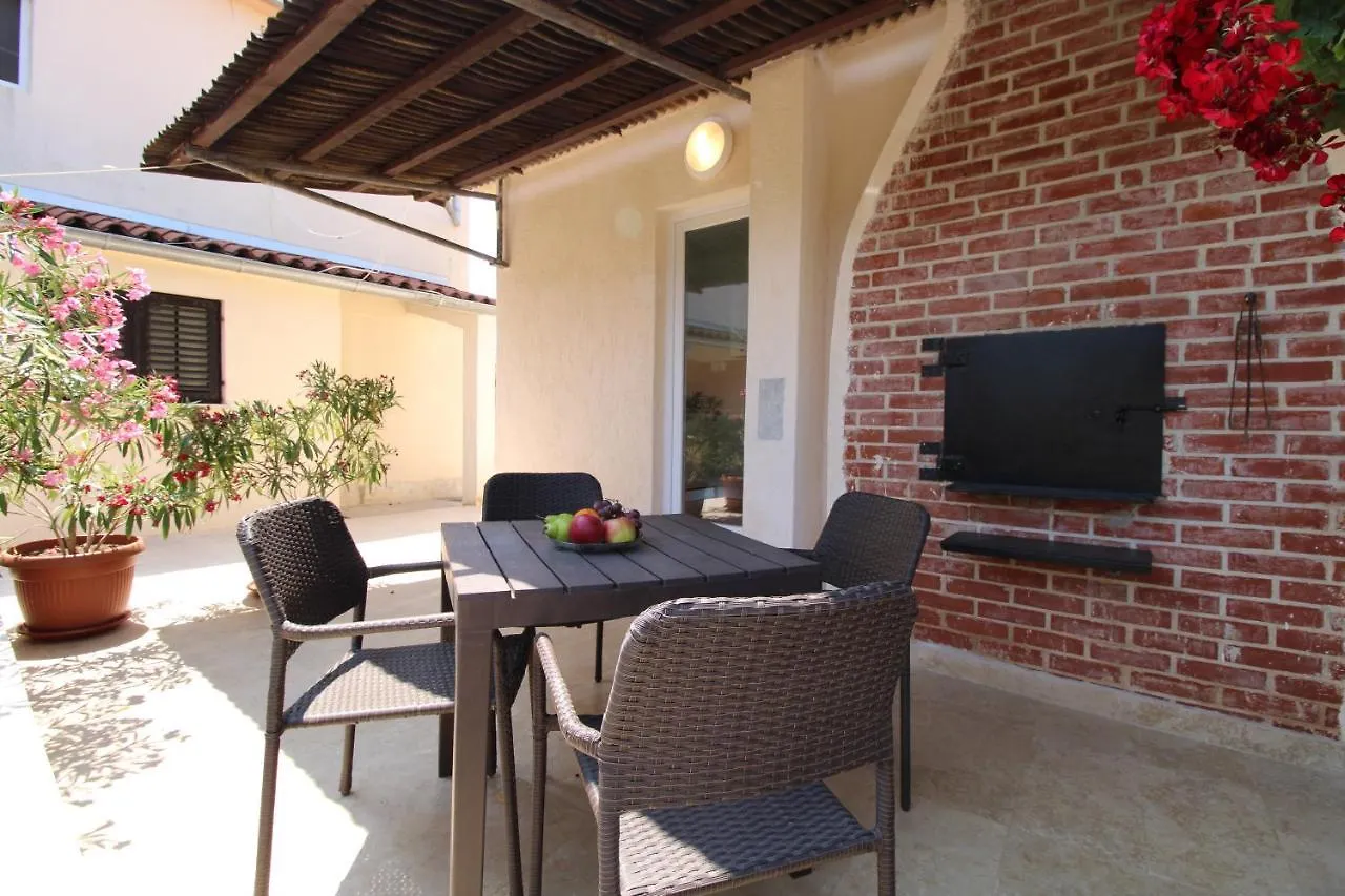 Apartment Padulj 1365 Pula