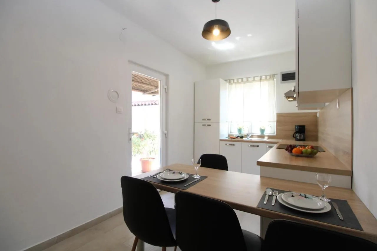 Apartment Padulj 1365 Pula