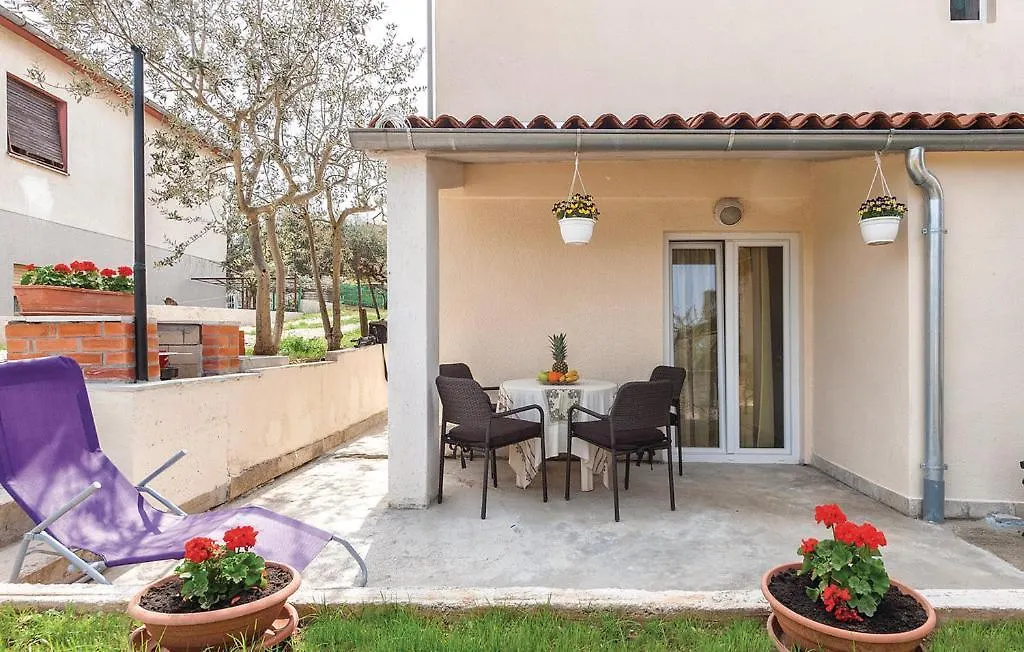 Apartment Padulj 1365 Pula