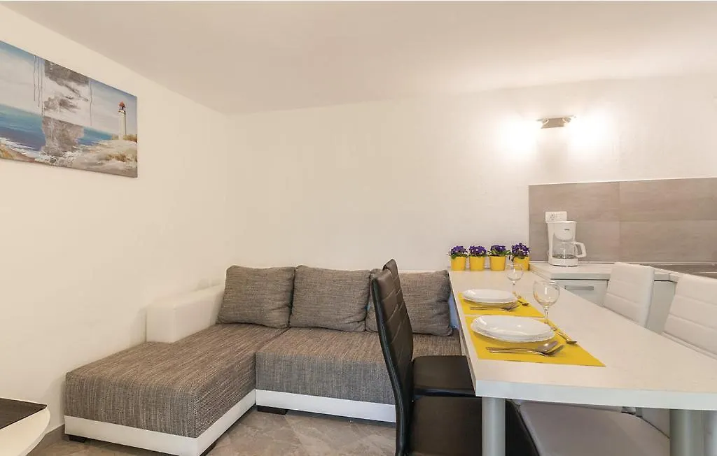 Apartment Padulj 1365 Pula Croatia