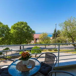 apartment-klaudija-crikvenica.primorje-gorskikotar.com/